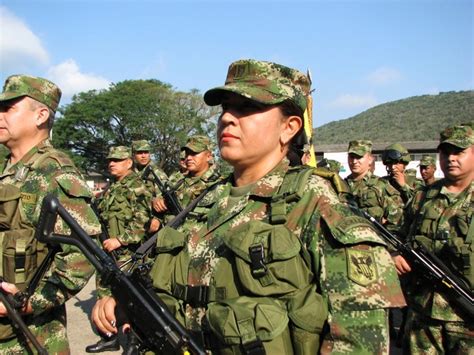 servicio militar mujeres obligatorio